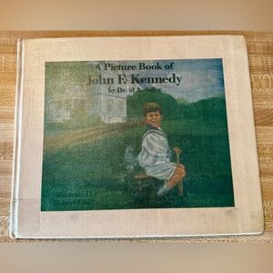 A Picture Book of John F. Kennedy - Illustrated Children's Hardcover (White)